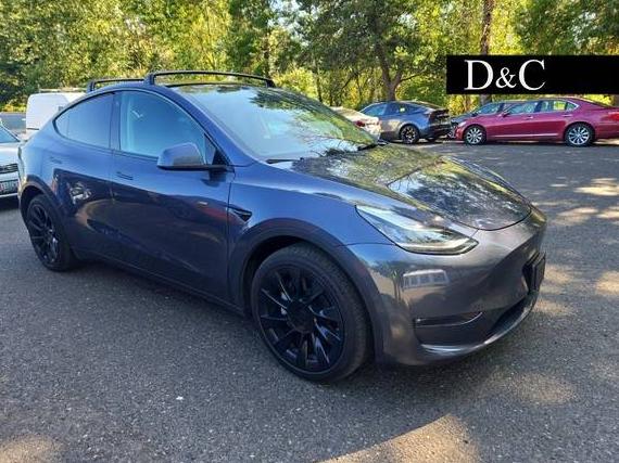 TESLA MODEL Y 2022 7SAYGDEE1NF572314 image